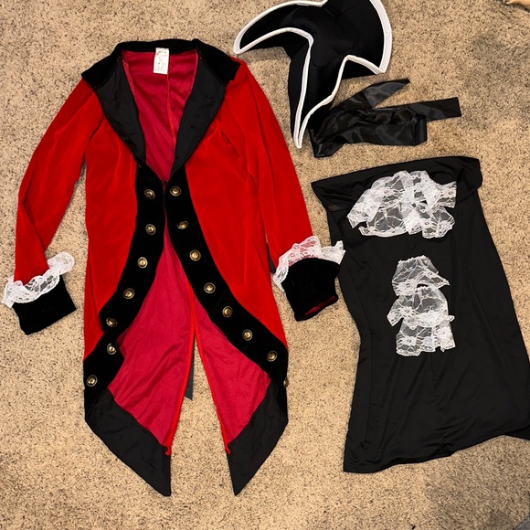 Spirit Halloween stormy seas pirate costume - Picture 2 of 3